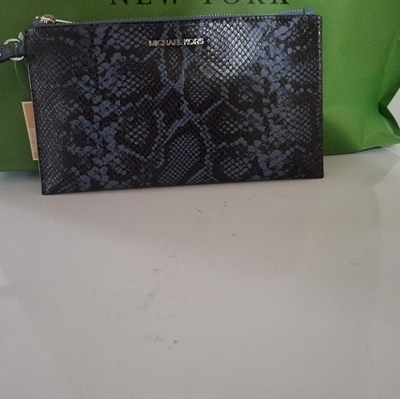 NWT Micheal kors jet set large wristlet - Picture 5 of 5